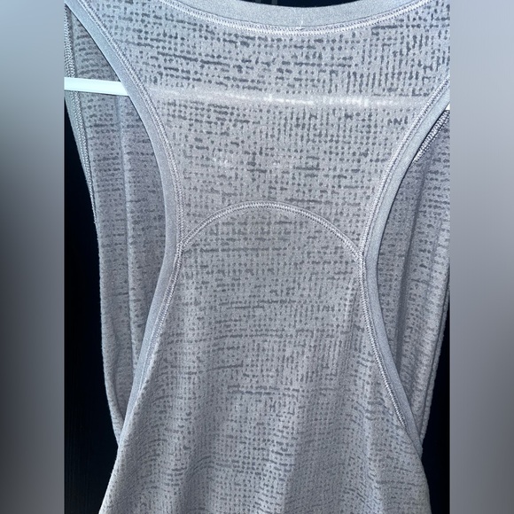 🍋 Lululemon Spirited Sissone Tank (LW1AZTS) - Gray - Approx. Sz 8 - Picture 10 of 12